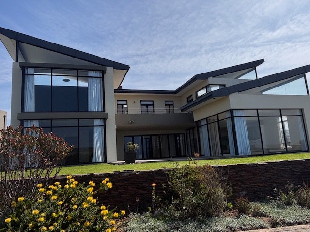 4 Bedroom Property for Sale in Oubaai Western Cape